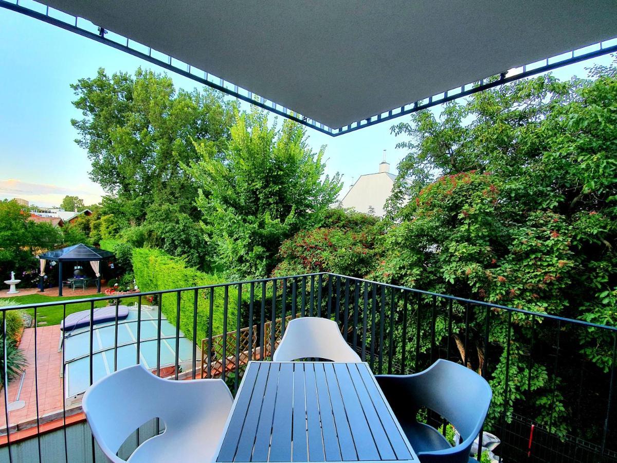 Apartment Near Lake Fully Furnished Beautiful